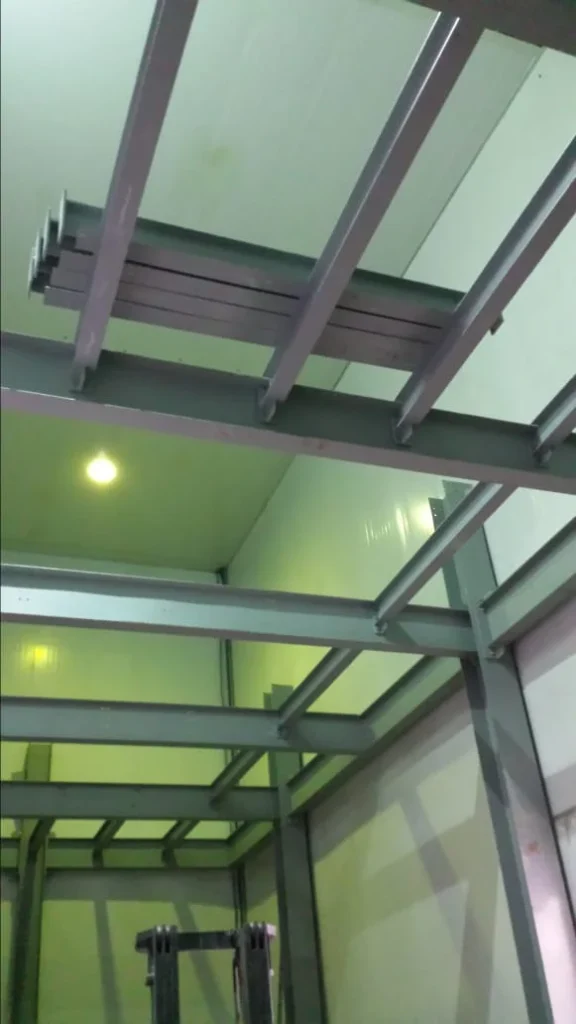 Americana — internal steelwork — 1