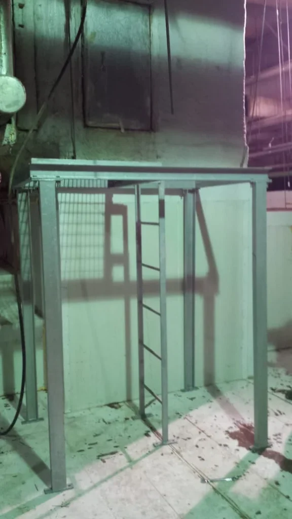 Americana — internal steelwork — 4