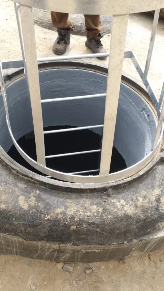 Al Qaisumi — access ladders — 1